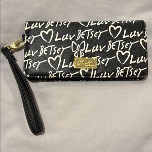 Betsey Johnson Luv Betsey wristlet
